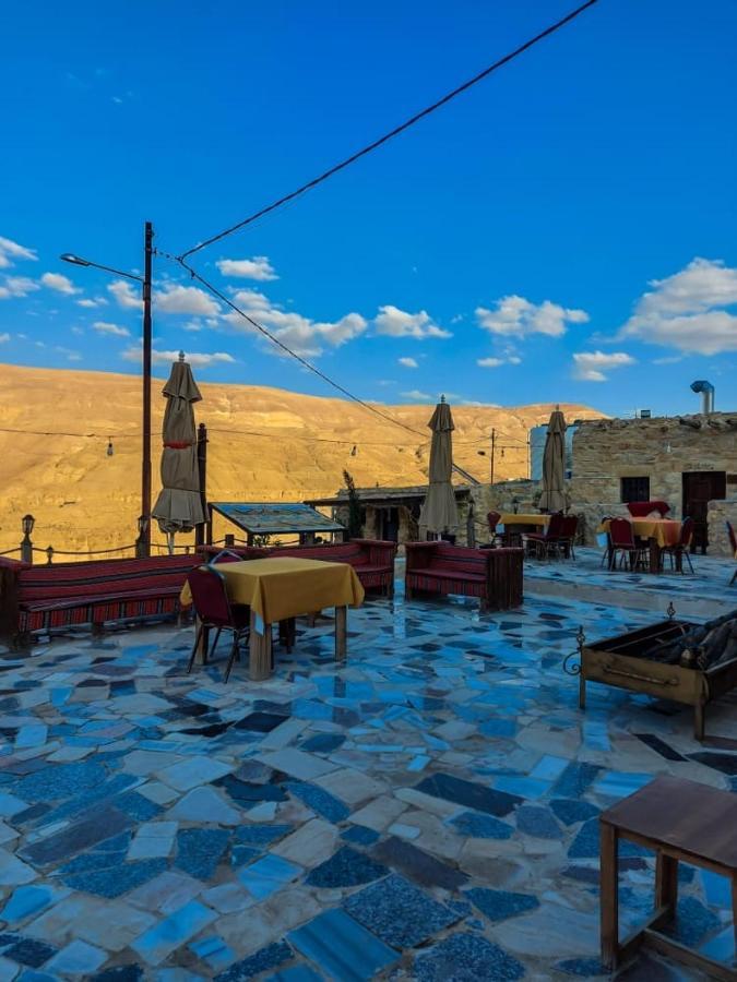 Гостевой дом Mumia Restaurant & House Эль-Карак Экстерьер фото