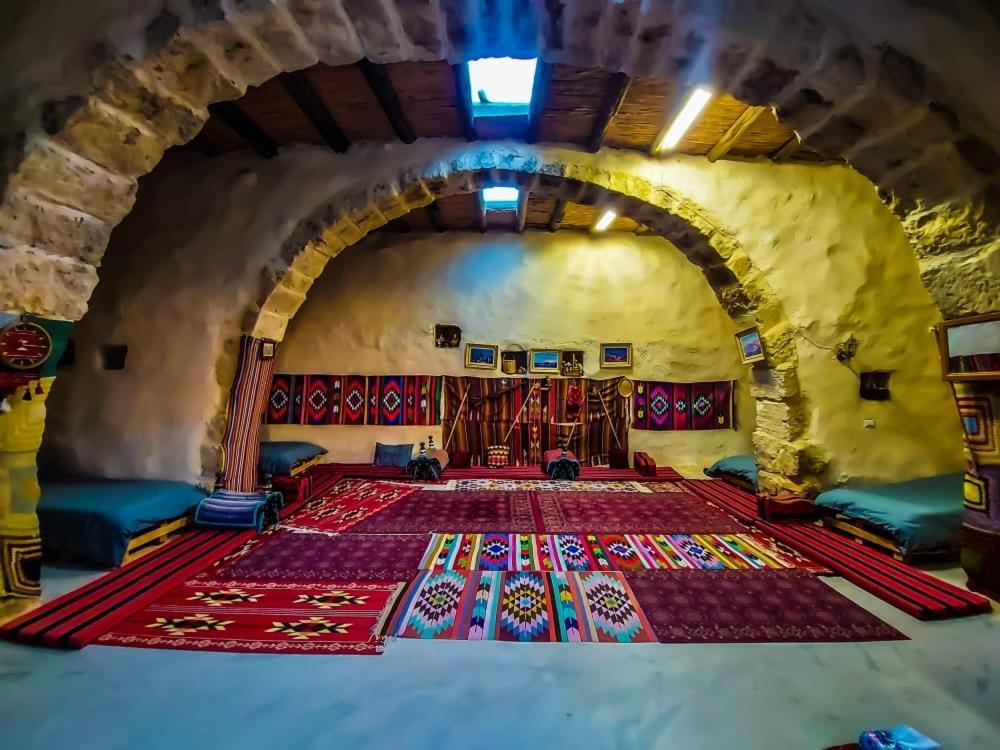 Гостевой дом Mumia Restaurant & House Эль-Карак Экстерьер фото