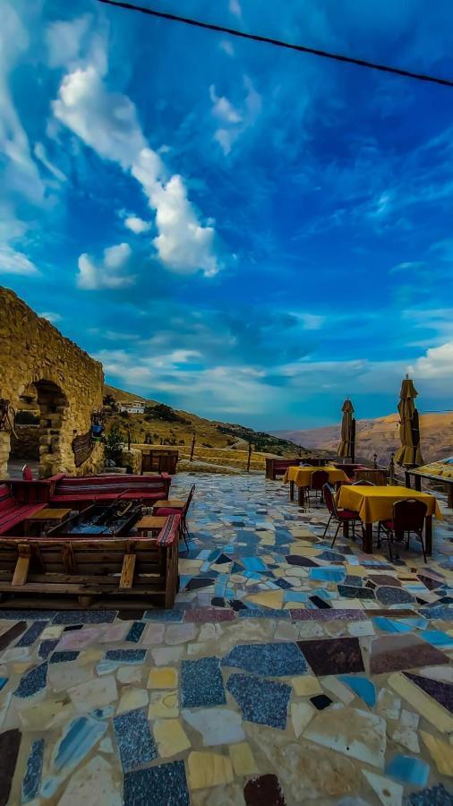 Гостевой дом Mumia Restaurant & House Эль-Карак Экстерьер фото