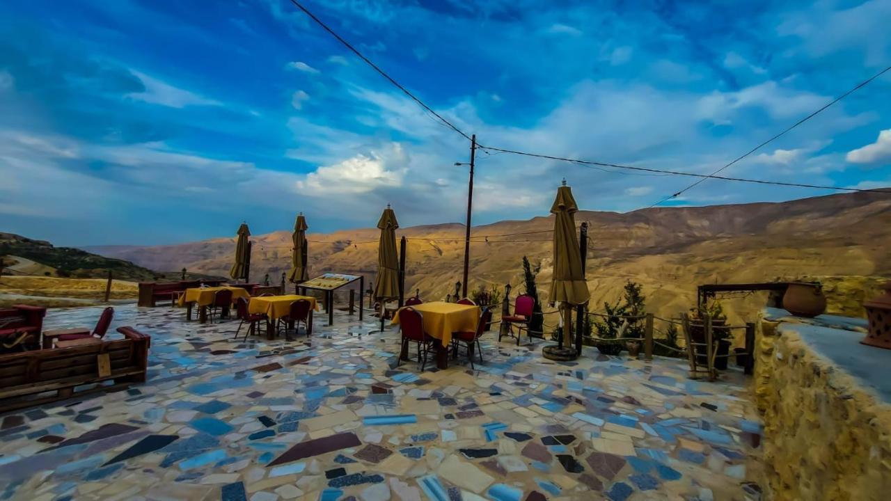 Гостевой дом Mumia Restaurant & House Эль-Карак Экстерьер фото